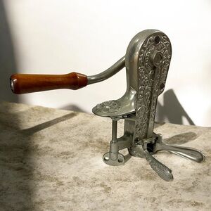 Rogar Champion 1897-1997 Centennial Cast Iron Wine Opener – Counter Mount